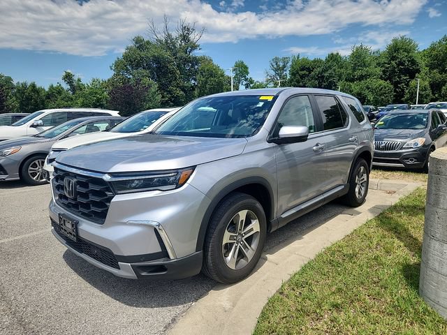 Used 2023 Honda Pilot EX-L image 3