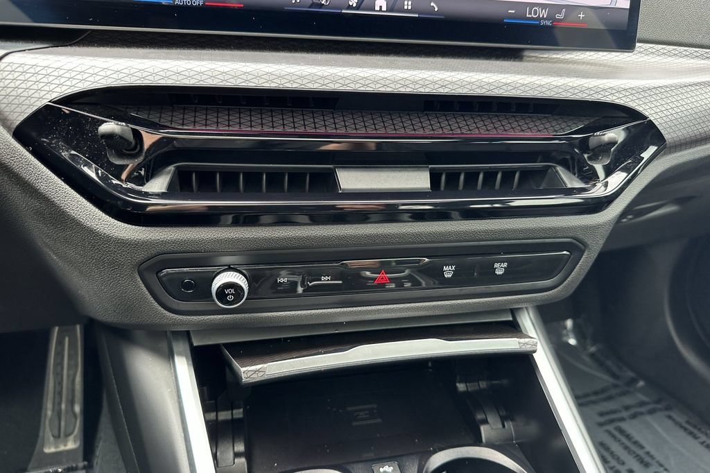 Used 2025 BMW M340i RWD image 23