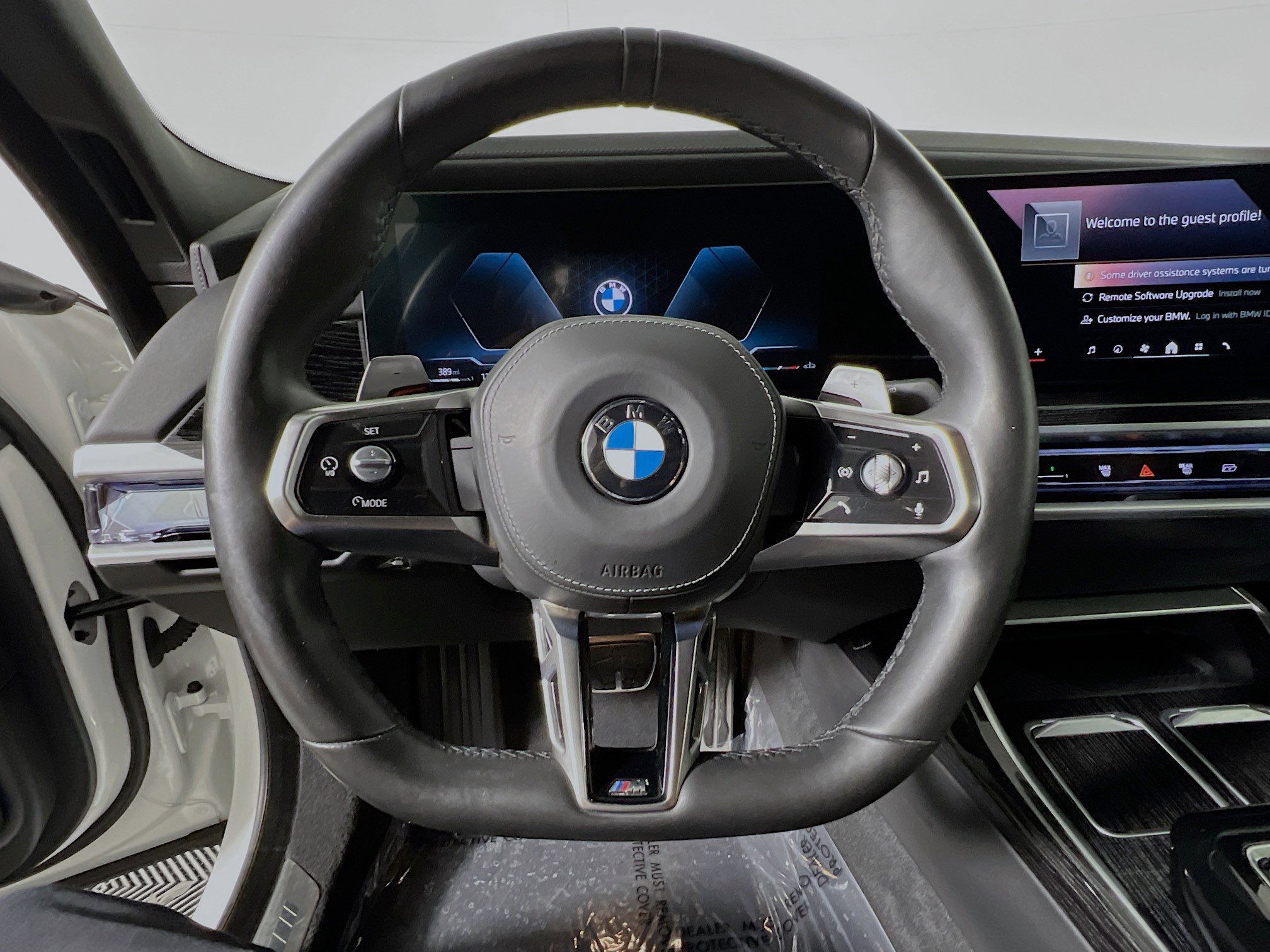 Used 2025 BMW 740i xDrive image 18