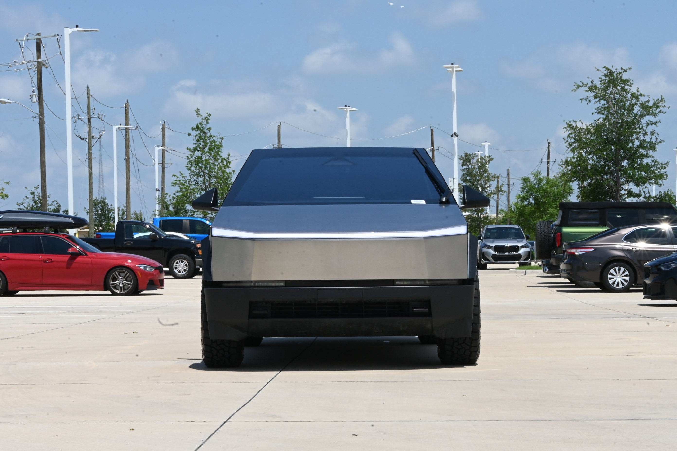 Used 2025 Tesla Cybertruck AWD Crew Cab image 3