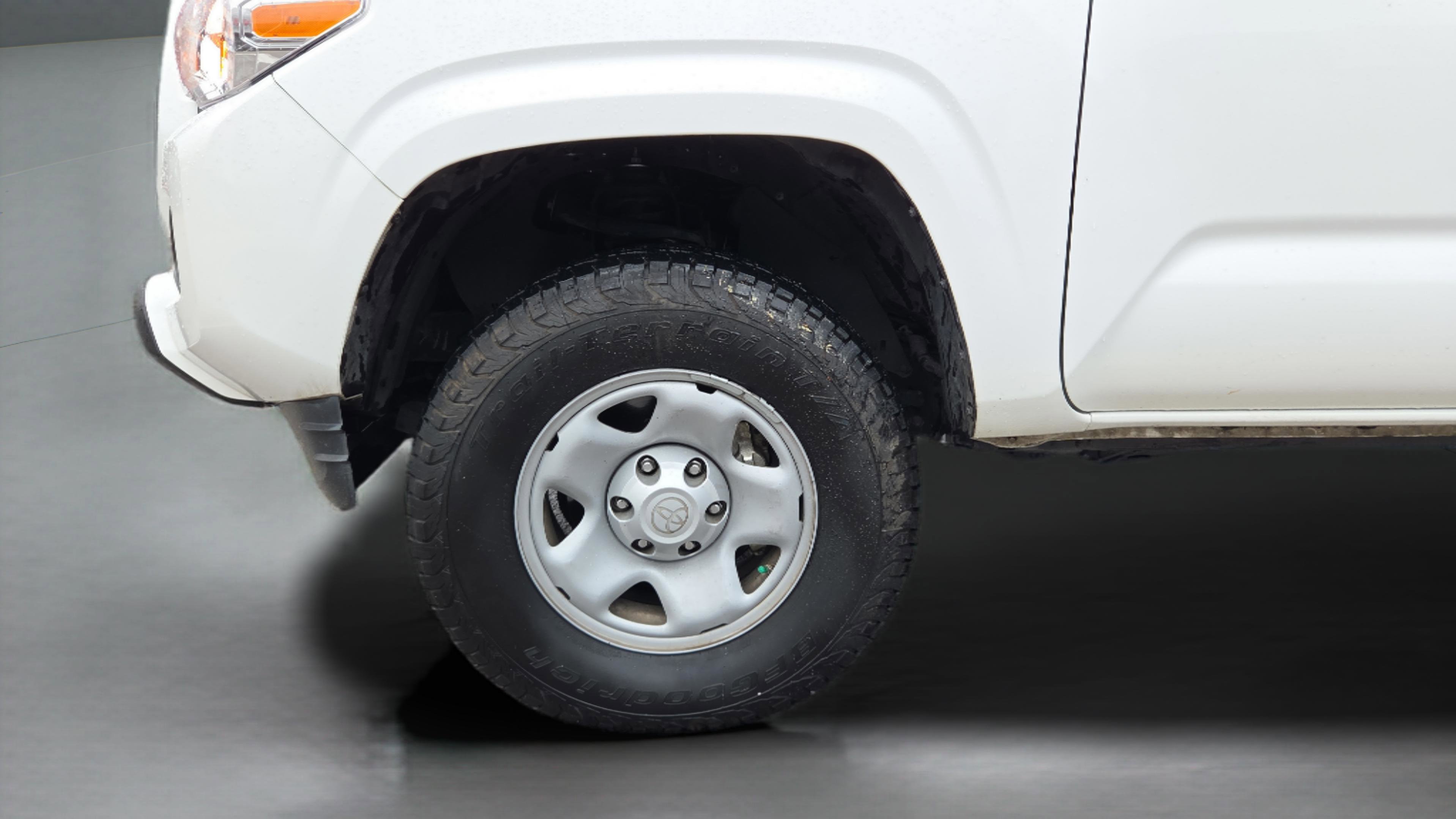 Used 2023 Toyota Tacoma SR image 10