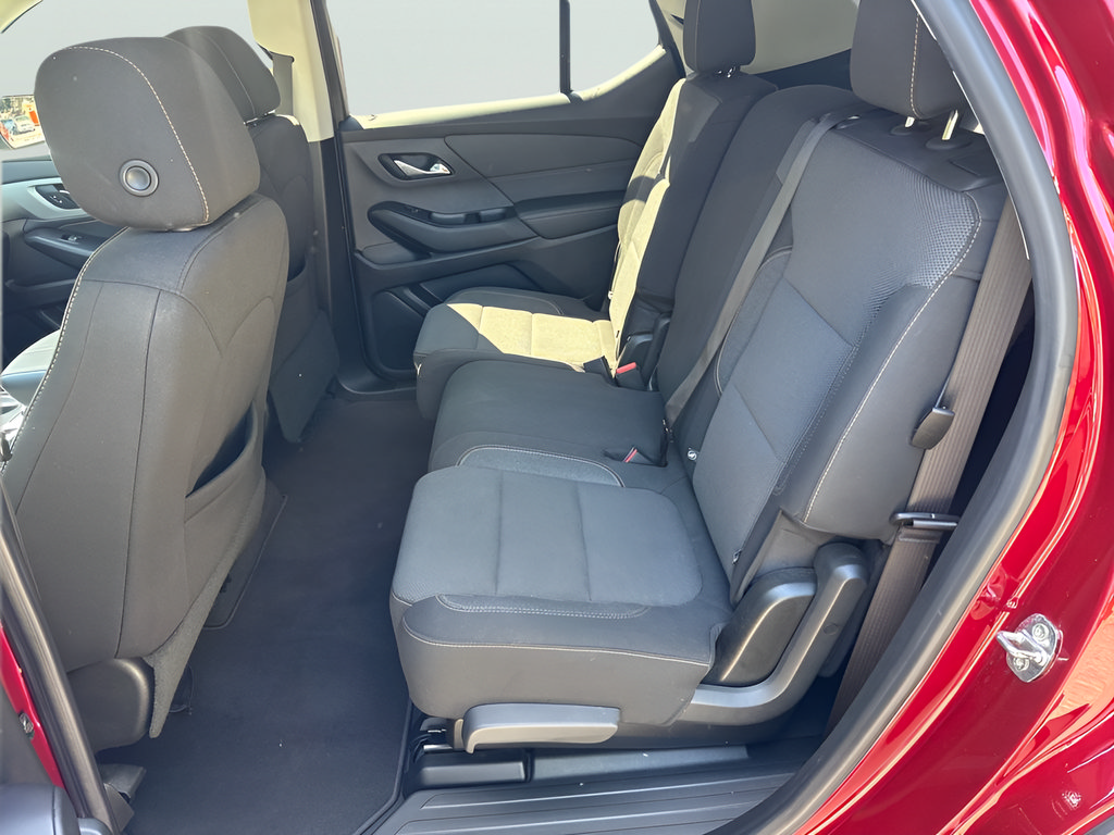 Used 2020 Chevrolet Traverse LT w/ LPO, Floor Liner Package AWD/4WD image 9