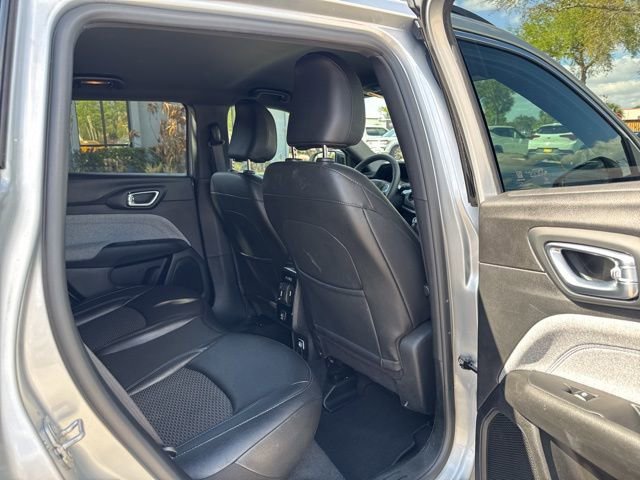 Used 2025 Jeep Compass Latitude image 16