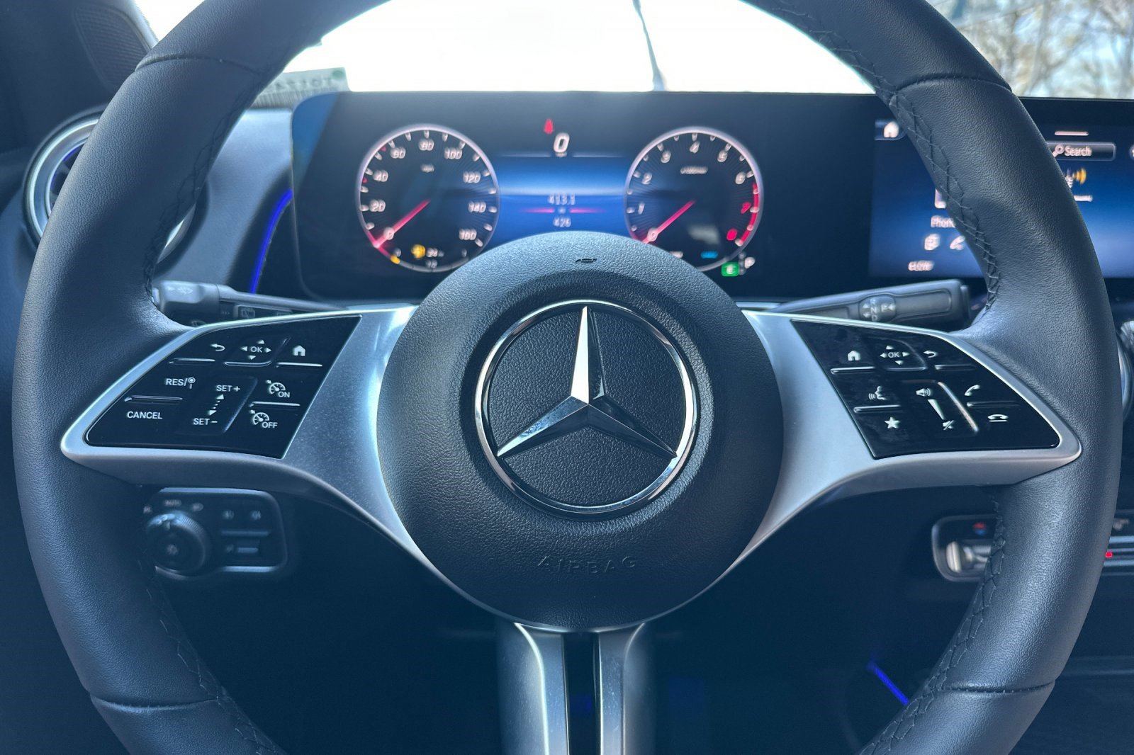 Used 2025 Mercedes-Benz GLB 250 250 image 29