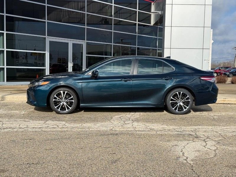 Used 2020 Toyota Camry SE image 6