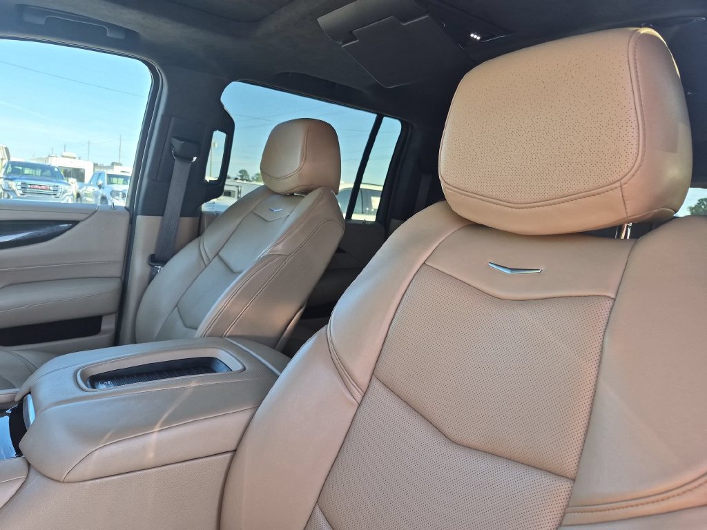 Used 2020 Cadillac Escalade ESV Platinum AWD/4WD image 12