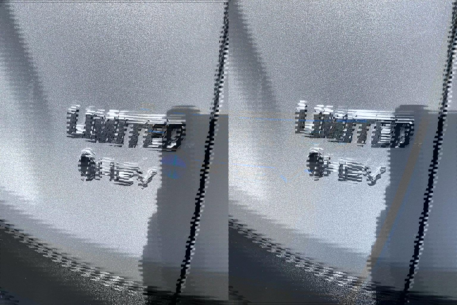 Used 2025 Toyota RAV4 Limited image 8