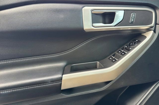 Certified 2022 Ford Explorer XLT image 12