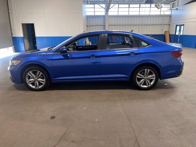 Used 2024 Volkswagen Jetta SE image 6