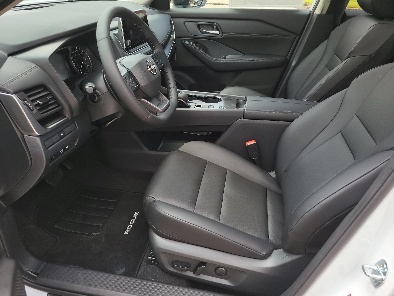 New 2026 Nissan Rogue Dark Armor FWD image 20