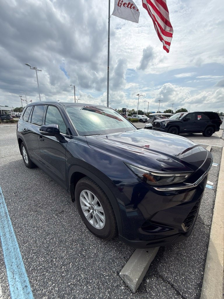 Used 2026 Toyota Grand Highlander XLE FWD image 4