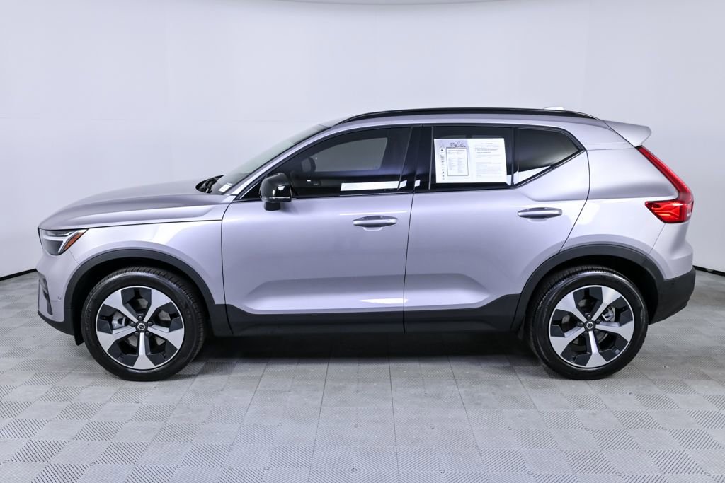 Used 2026 Volvo XC40 B4 Plus w/ Protection Package Premier image 2