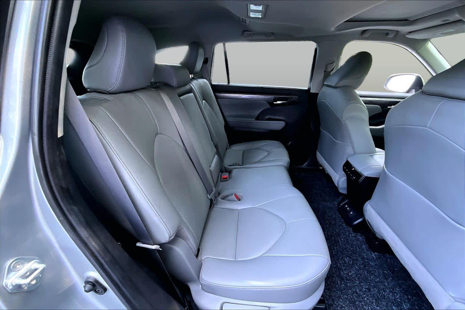 Certified 2020 Toyota Highlander Limited AWD/4WD image 19