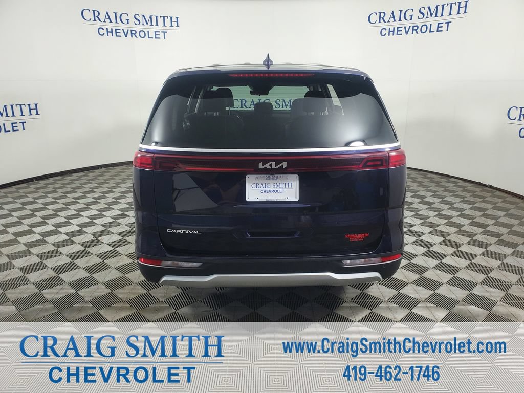 Used 2024 Kia Carnival LX FWD image 4