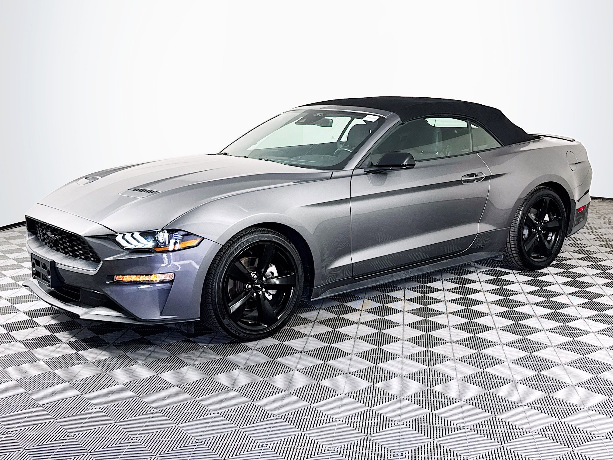 Used 2021 Ford Mustang EcoBoost w/ Equipment Group 101A image 4