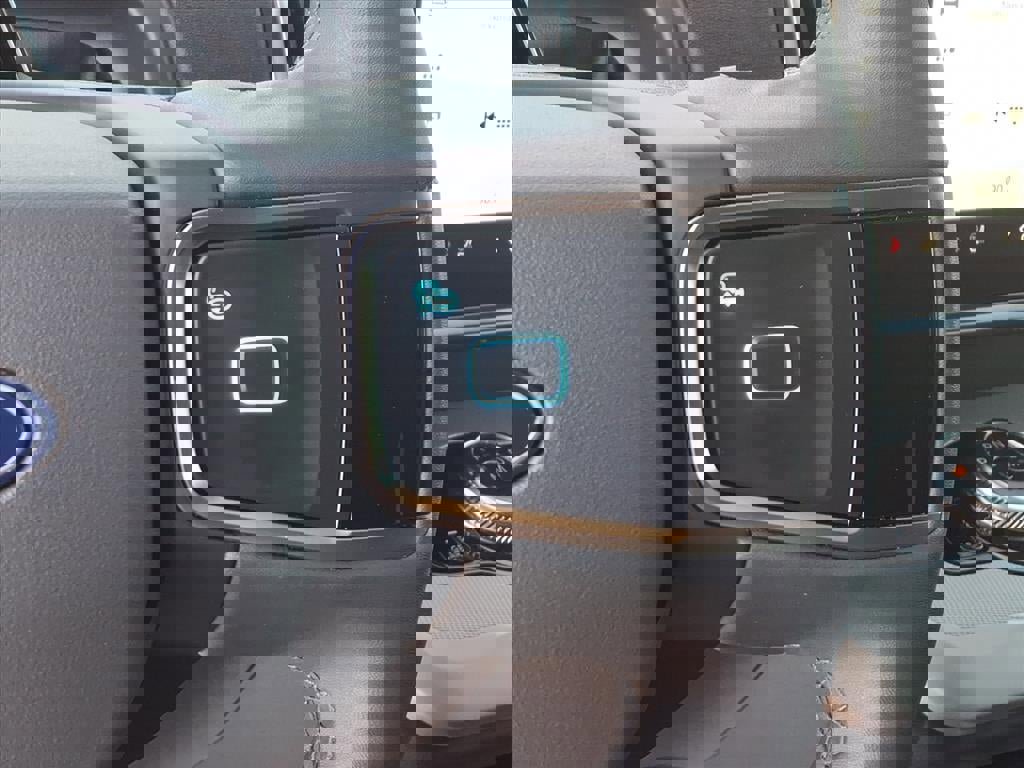 Used 2025 Ford Expedition Active image 27