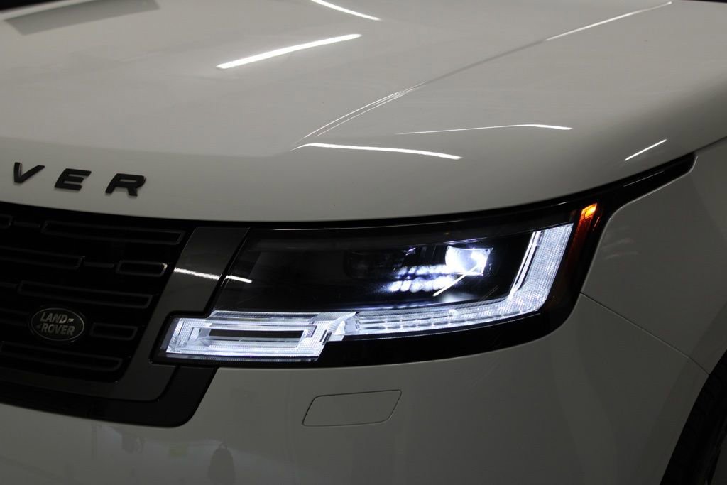 Certified 2023 Land Rover Range Rover SE image 10