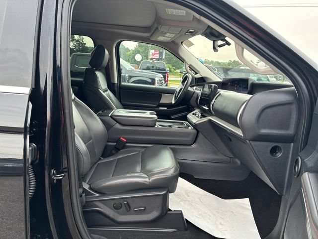 Used 2025 Ford Expedition Active AWD/4WD image 47