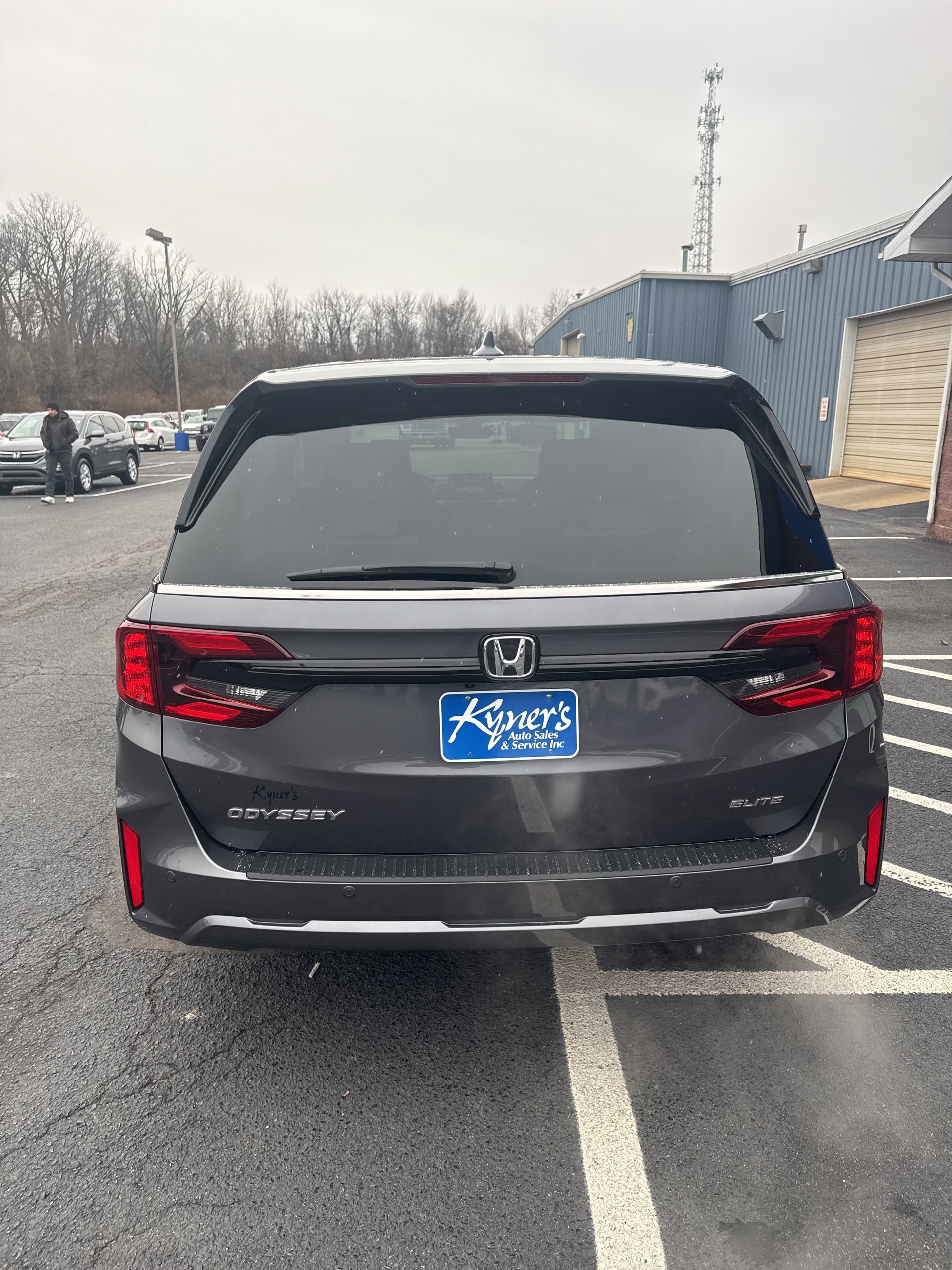 Used 2025 Honda Odyssey Elite image 5