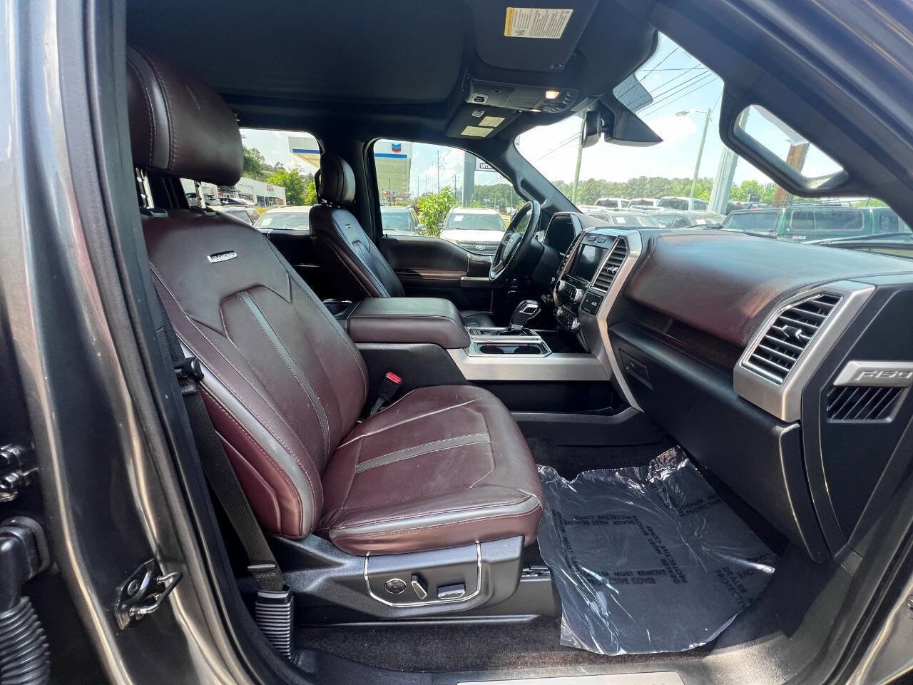 Used 2016 Ford F150 Platinum w/ Equipment Group 701A Luxury RWD image 13