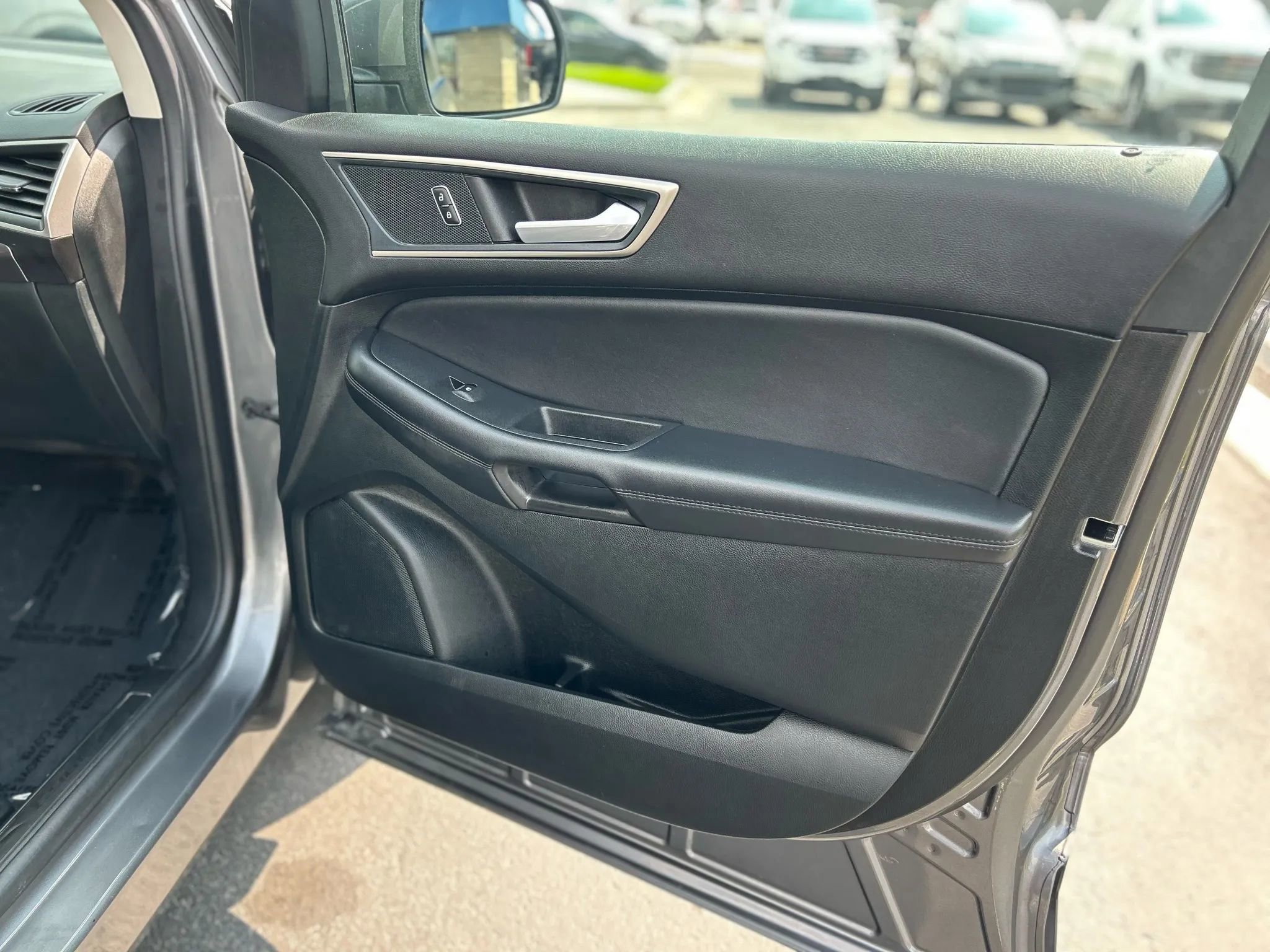 Used 2024 Ford Edge SEL image 16