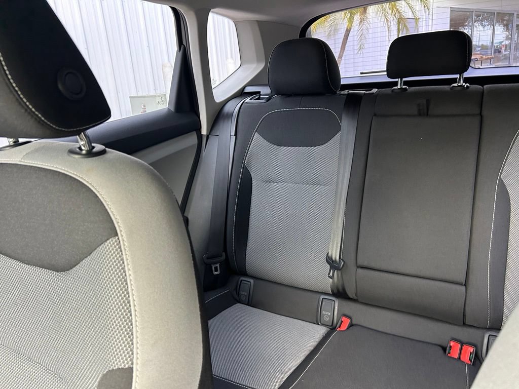 Certified 2022 Volkswagen Taos S AWD/4WD image 12