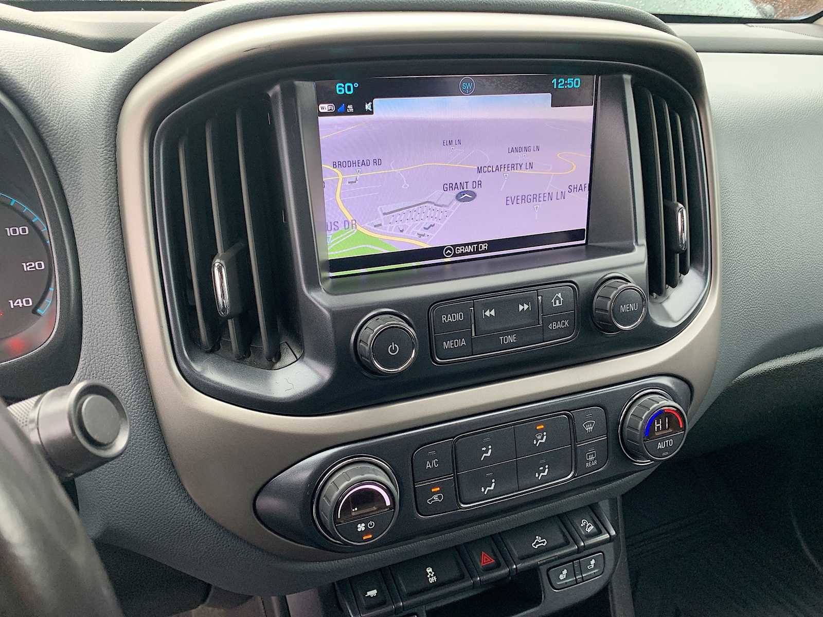 Used 2018 Chevrolet Colorado Z71 w/ LPO, Premium Interior Package image 13