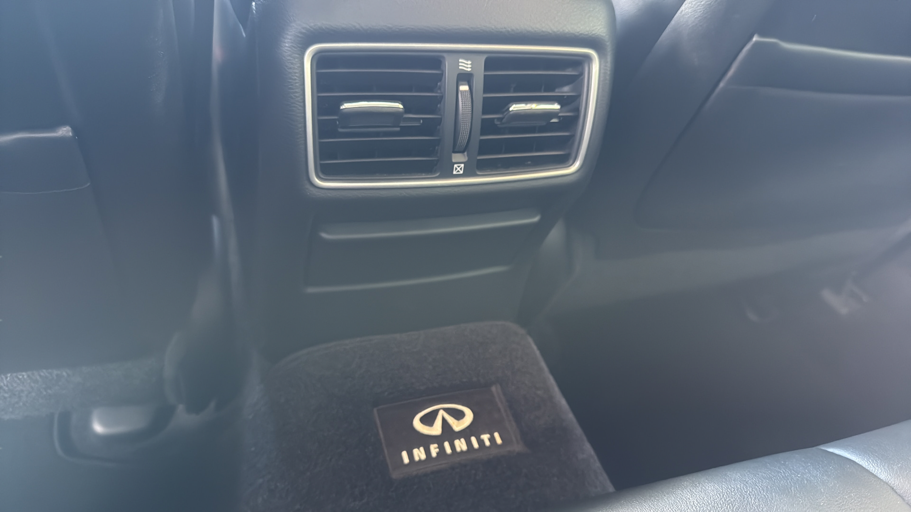 Used 2015 INFINITI Q50 Premium w/ Navigation Package RWD image 23
