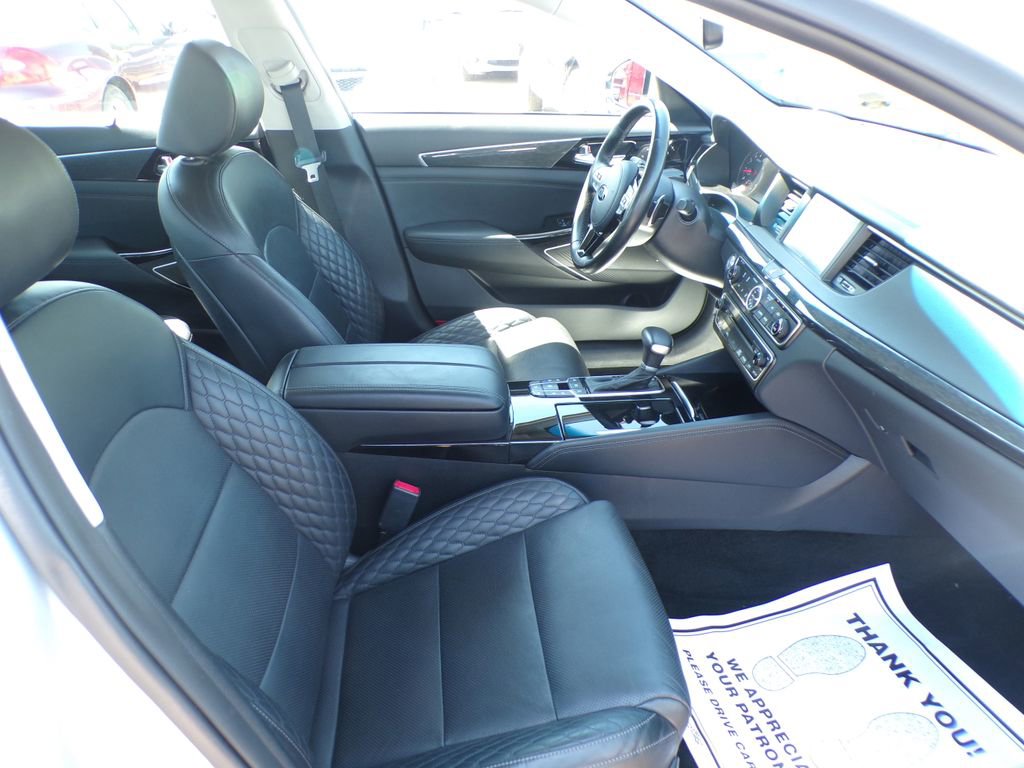 Used 2017 Kia Cadenza Limited FWD image 15