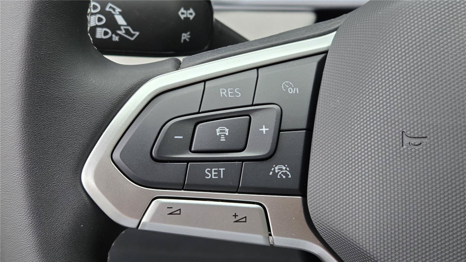 New 2026 Volkswagen Taos SE AWD/4WD image 18