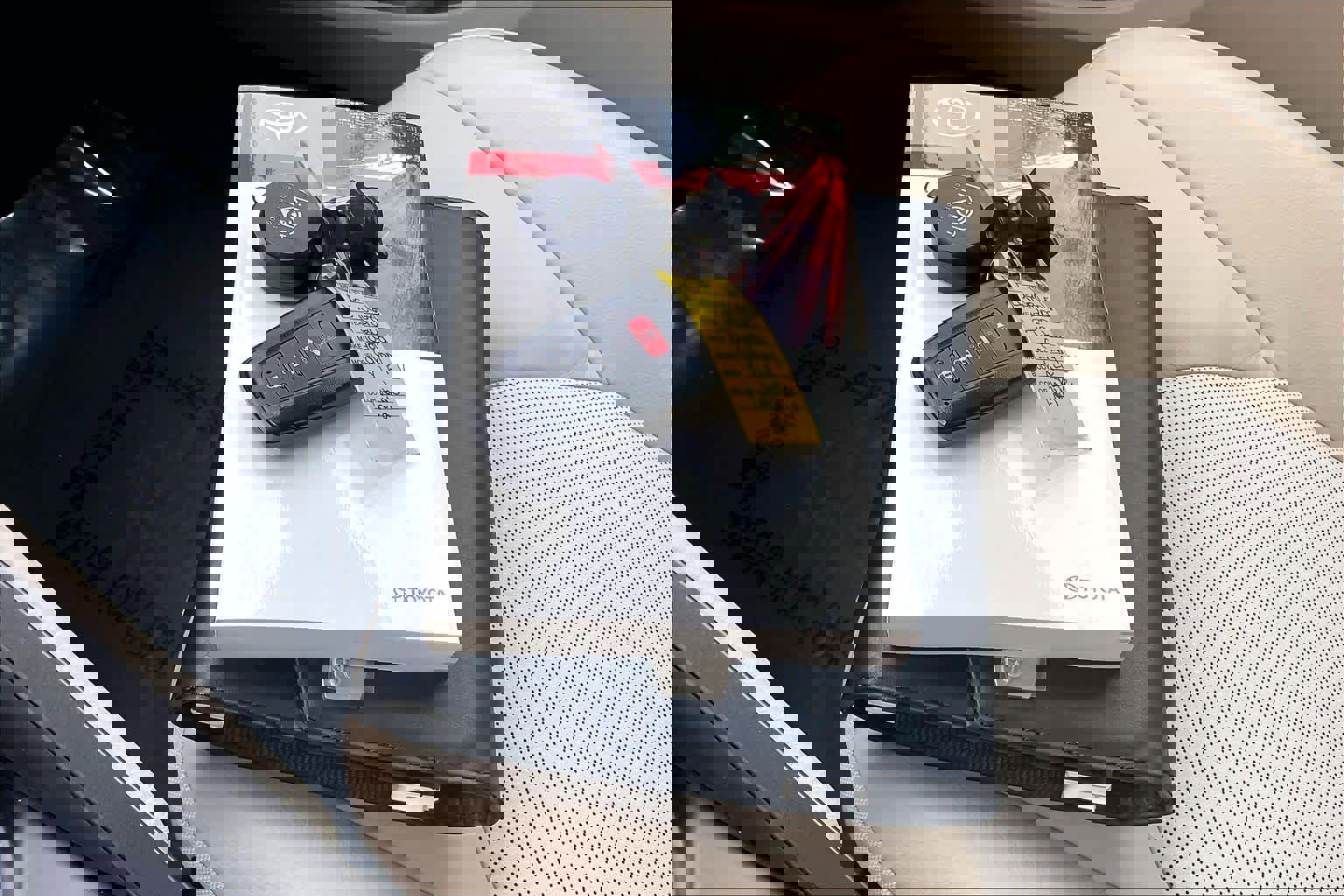 Used 2020 Toyota Camry XLE FWD image 15