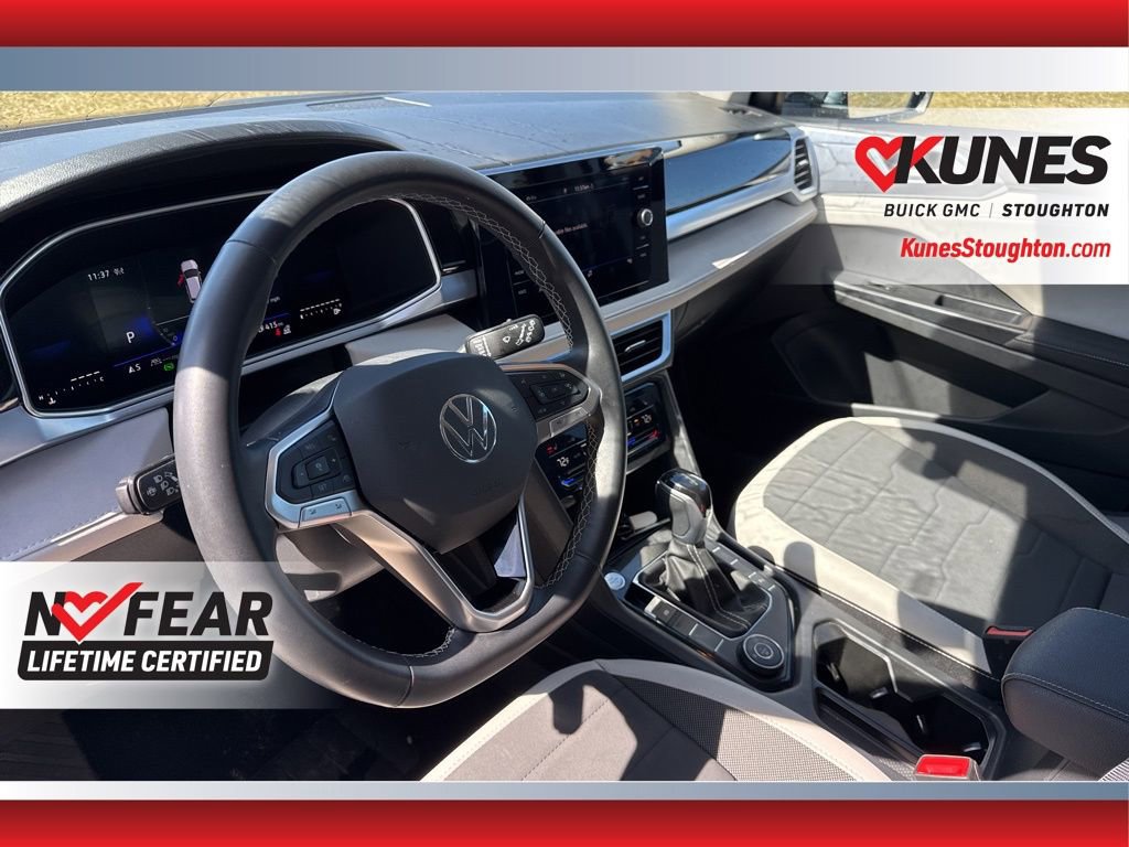 Used 2025 Volkswagen Taos SE AWD/4WD image 22