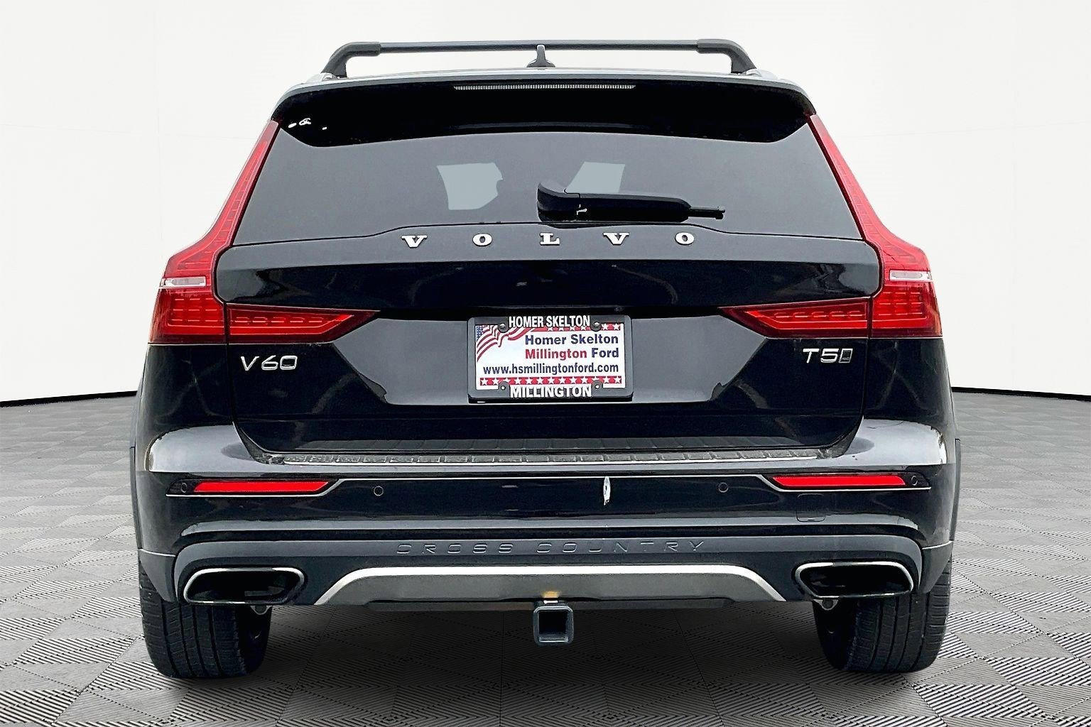Used 2020 Volvo V60 T5 Cross Country w/ Protection Package Premier image 4