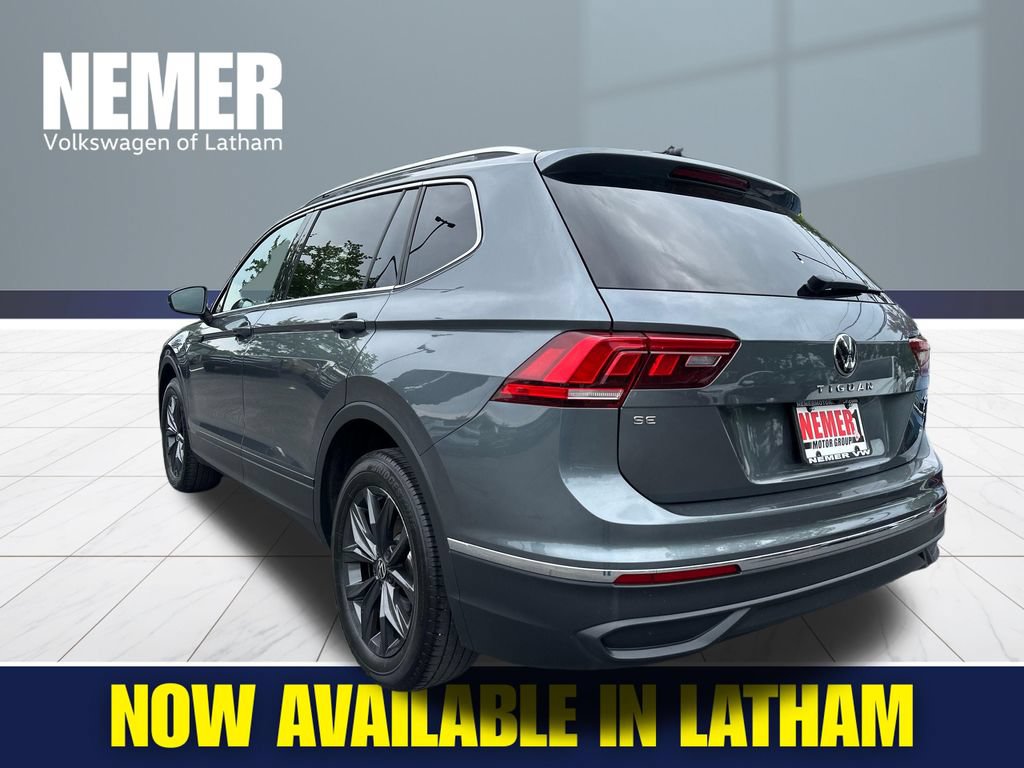 Certified 2024 Volkswagen Tiguan SE AWD/4WD image 2