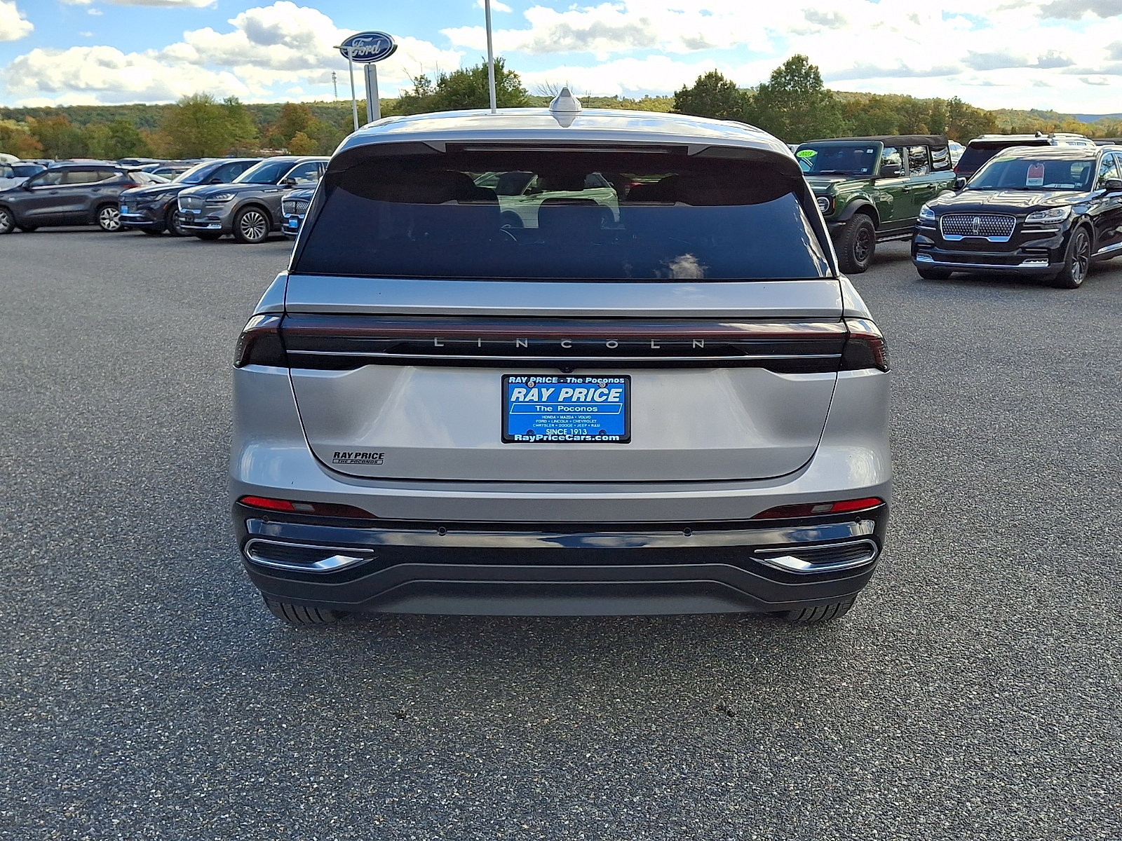 Used 2026 Lincoln Nautilus Premier AWD/4WD image 6