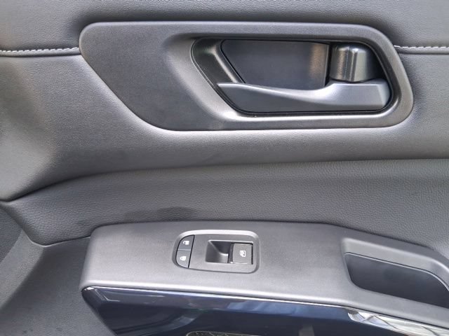 Certified 2025 Nissan Pathfinder SV w/ SV Premium Package FWD image 20