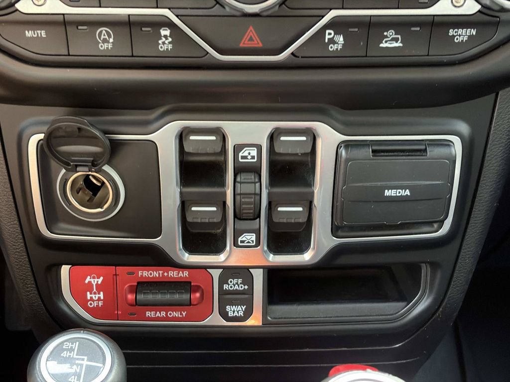 Used 2020 Jeep Gladiator Rubicon AWD/4WD image 38