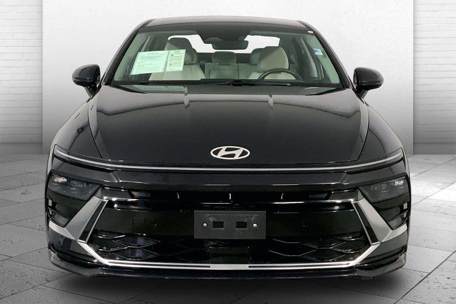 Used 2025 Hyundai Sonata SEL FWD image 2