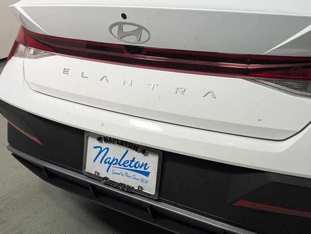 New 2026 Hyundai Elantra SE FWD image 8