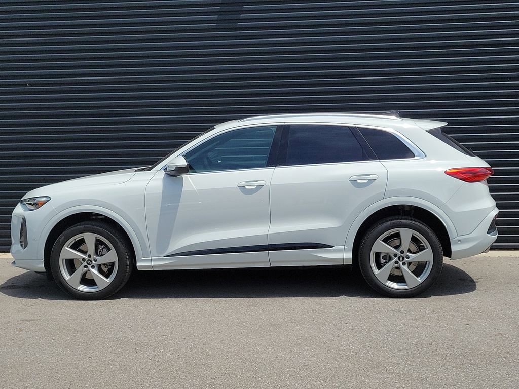 Used 2025 Audi Q5 Premium Plus AWD/4WD image 2