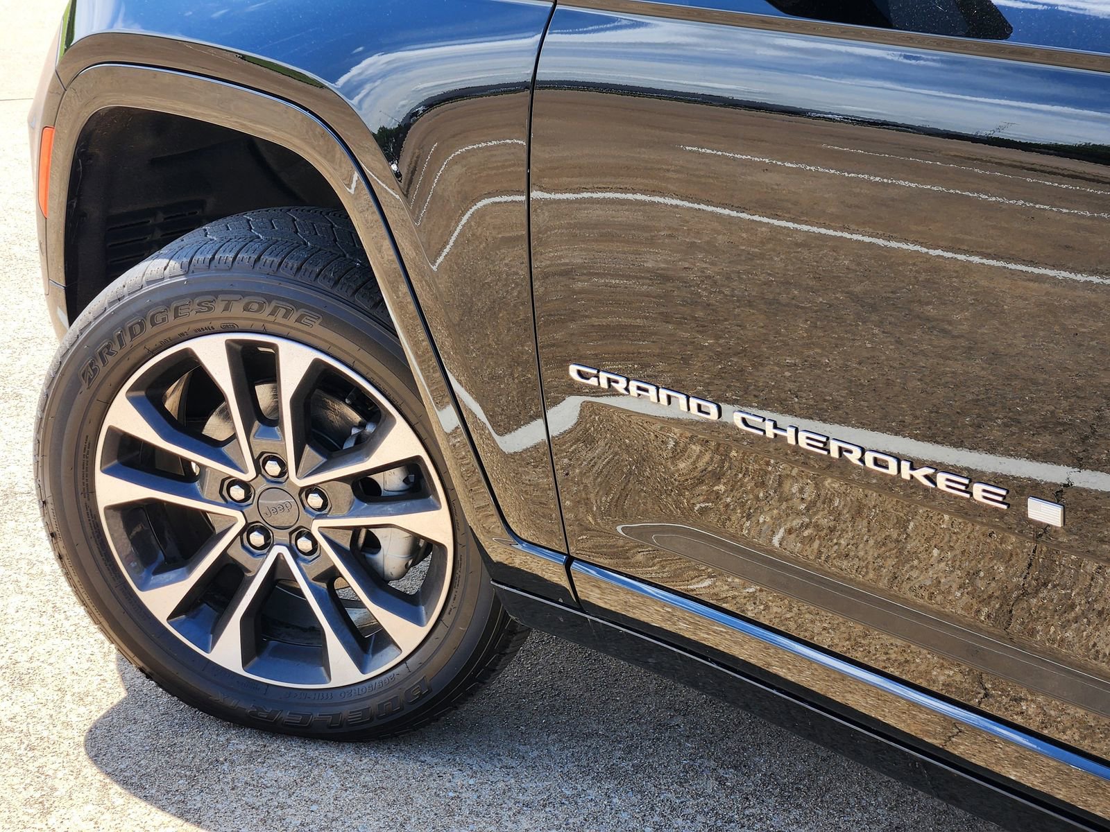 Used 2022 Jeep Grand Cherokee Overland image 17