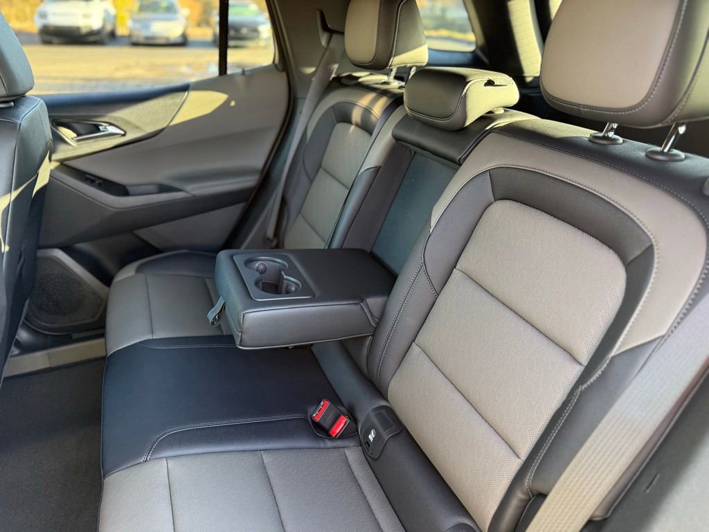 New 2026 Chevrolet Equinox LT w/ Convenience Package II image 22