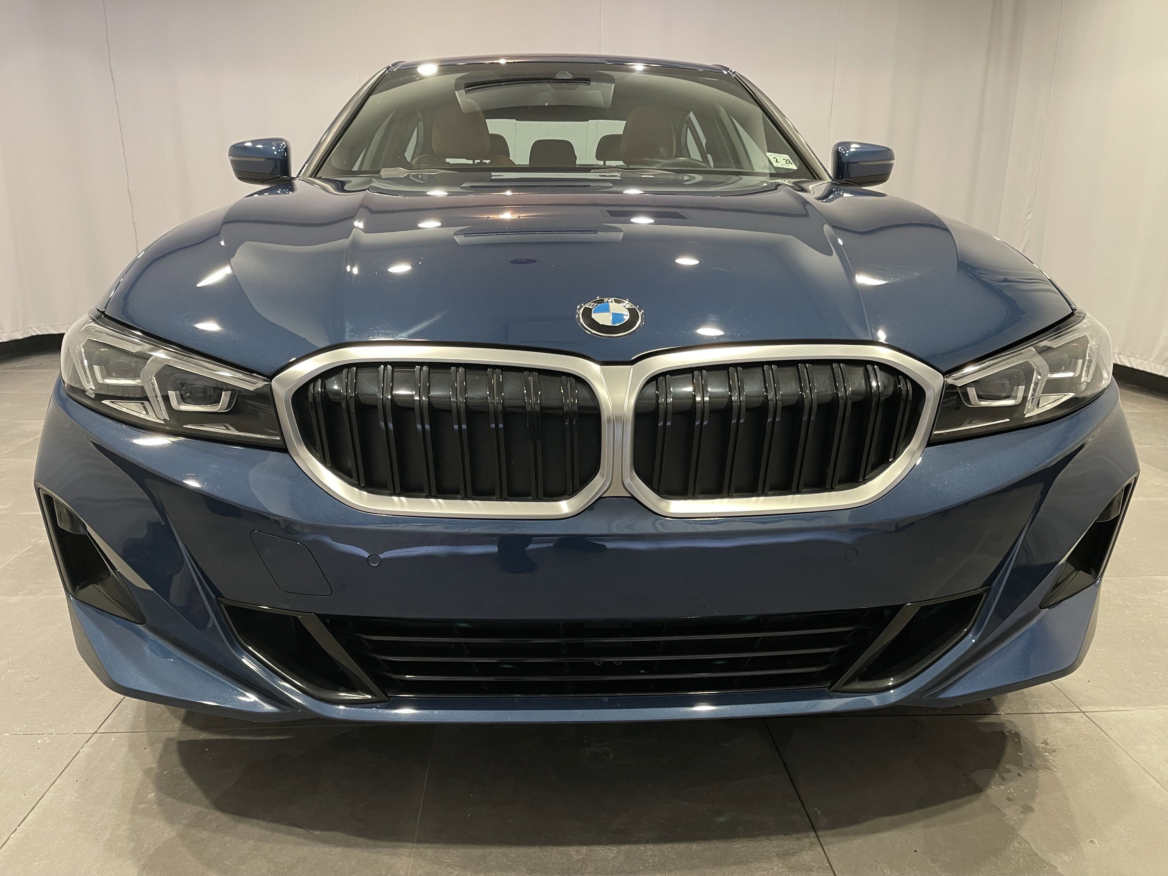 Used 2023 BMW 330i xDrive 330i xDrive w/ Driving Assistance Package video 2