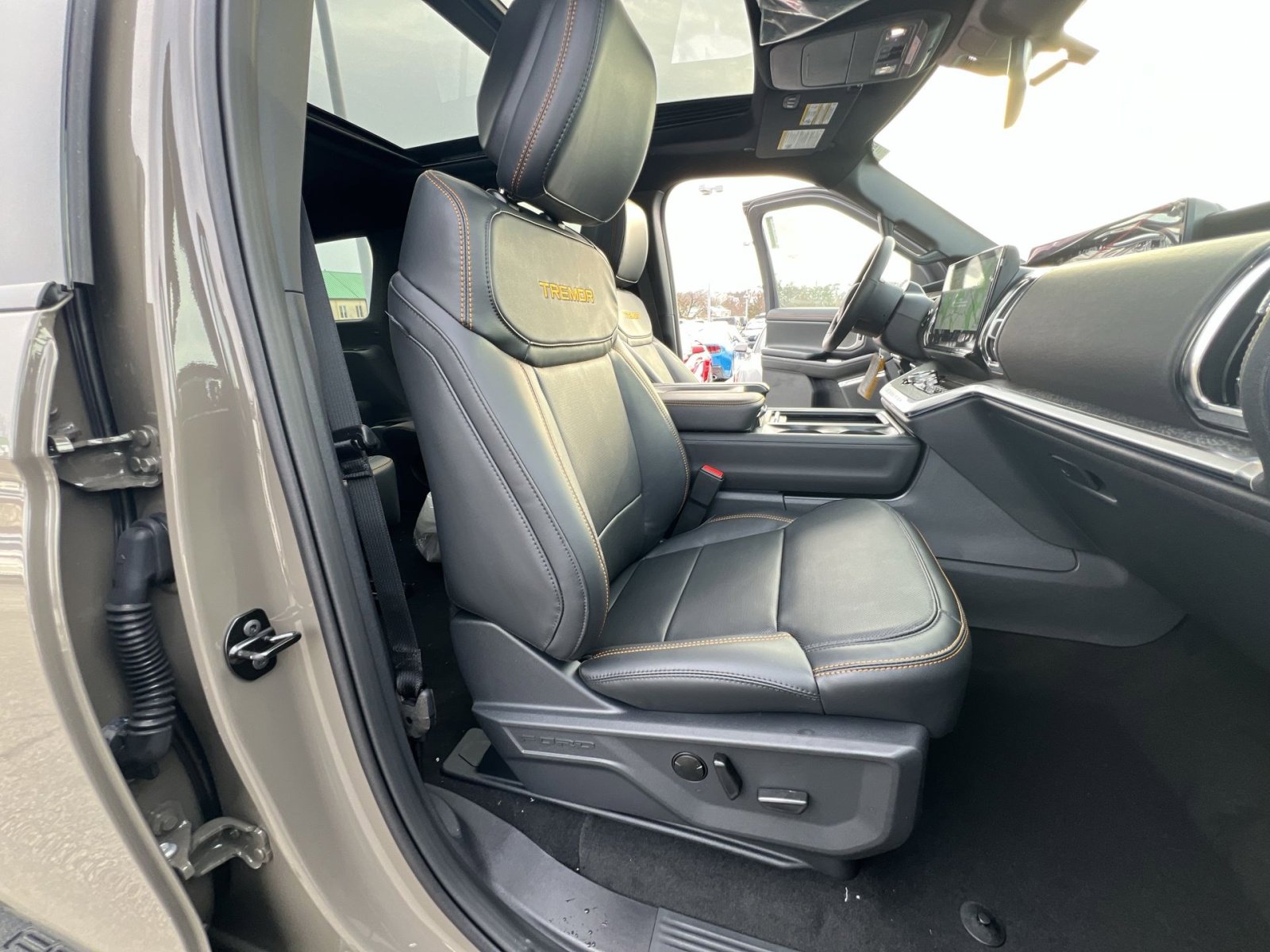 New 2026 Ford Expedition Tremor image 29