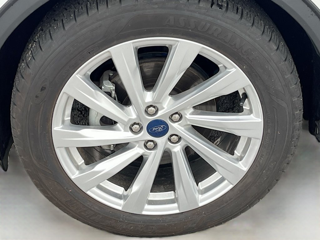 Used 2022 Ford Escape Titanium w/ Titanium Elite Package AWD/4WD image 32