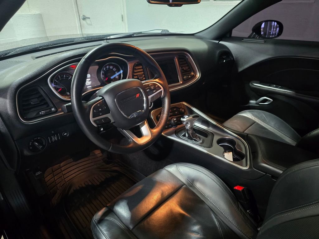 Used 2017 Dodge Challenger SXT Plus image 9