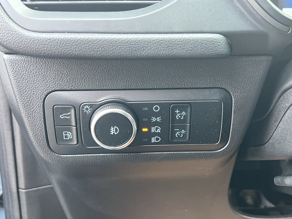 Used 2023 Ford Escape SE w/ Class II Trailer Tow Package image 14