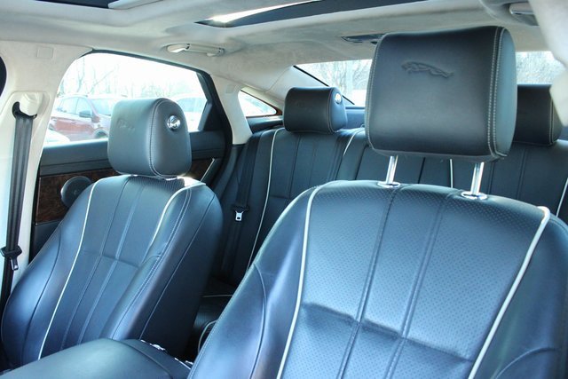 Used 2013 Jaguar XJ AWD image 14
