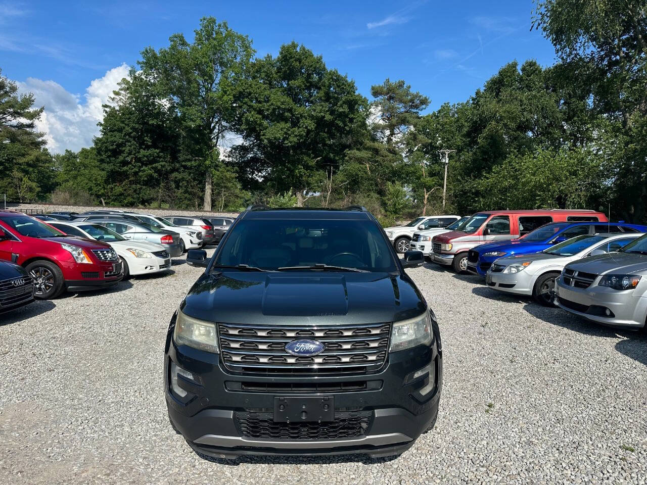 Used 2016 Ford Explorer XLT w/ Equipment Group 202A AWD/4WD image 2