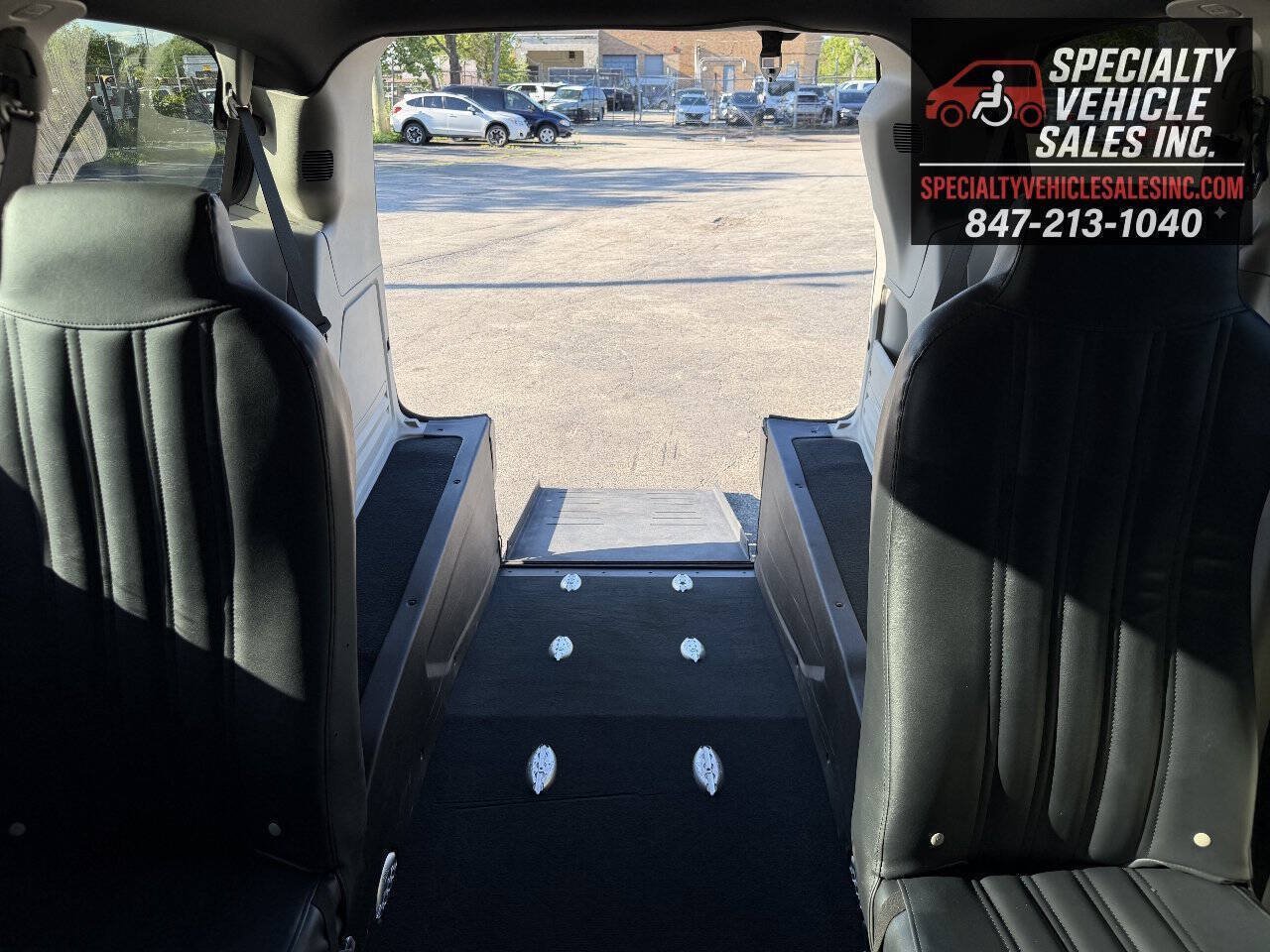 Used 2018 Dodge Grand Caravan SXT FWD image 16